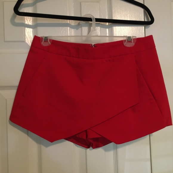 OFFERS ACCEPTED Express skirt skort red - Picture 6 of 6